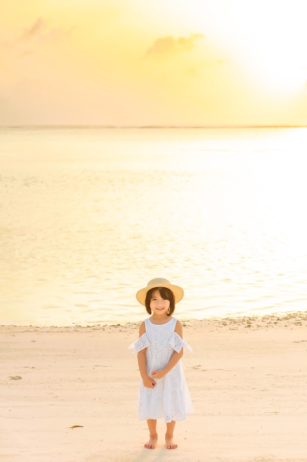 M & M Family Portrait at Anantara Resort and Spa Maldives — frame 6