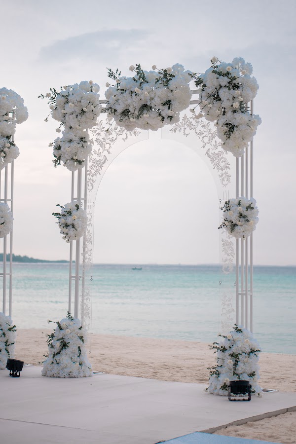 S & J Destination Wedding at Four Seasons Resort Maldives at Kuda Huraa