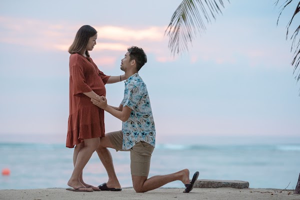R & O Maternity Portrait at Hulhumale — frame 2