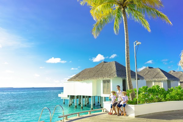 N & R Family Portrait at Finolhu Baa Atoll Maldives — frame 5