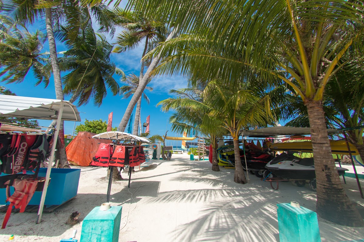 J & N  Elopement at Maafushi — frame 5