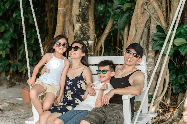 S & B Family Portrait at Dusit Thani Maldives, Dusit Thani Maldives, Baa Atoll, Maldives — frame 33