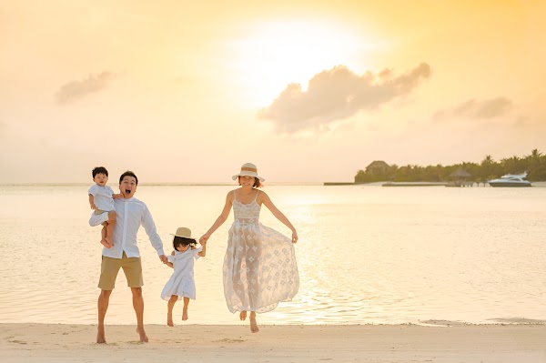 M & M Family Portrait at Anantara Resort and Spa Maldives, Anantara Resort and Spa Maldives, Kaafu Atoll, Maldives — frame 25