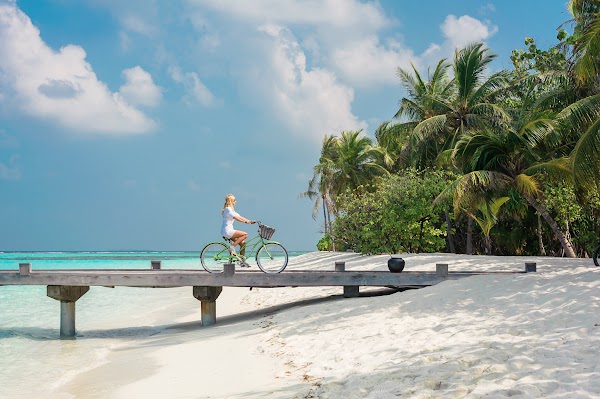 S & F Anniversary Portrait at Kanuhura, Kanuhura, Lhaviyani Atoll, Maldives — frame 6