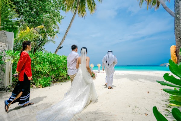 K & W  Elopement at Constance Halaveli Resort, Constance Halaveli Resort, Alifu Alifu Atoll, Maldives — frame 6