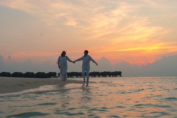 N & J Maternity Portrait at Vakkaru Maldives — frame 9