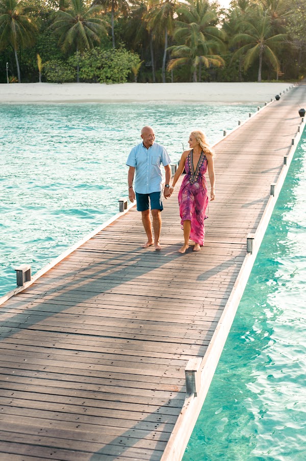 S & F Anniversary Portrait at Kanuhura, Kanuhura, Lhaviyani Atoll, Maldives — frame 50