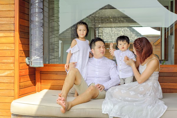 M & M Family Portrait at Anantara Resort and Spa Maldives, Anantara Resort and Spa Maldives, Kaafu Atoll, Maldives — frame 8