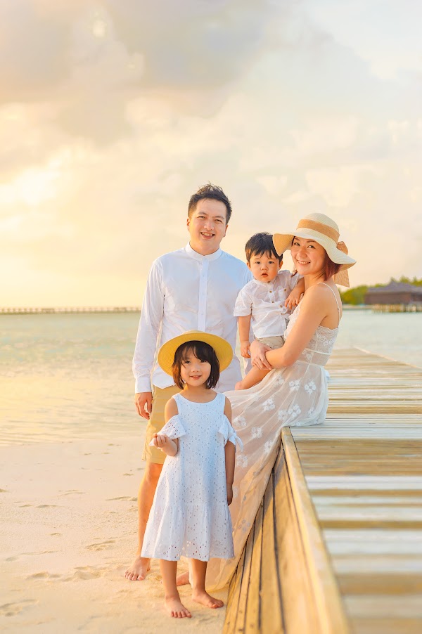 M & M Family Portrait at Anantara Resort and Spa Maldives — Anantara Resort and Spa Maldives, Kaafu Atoll, Maldives — frame 11