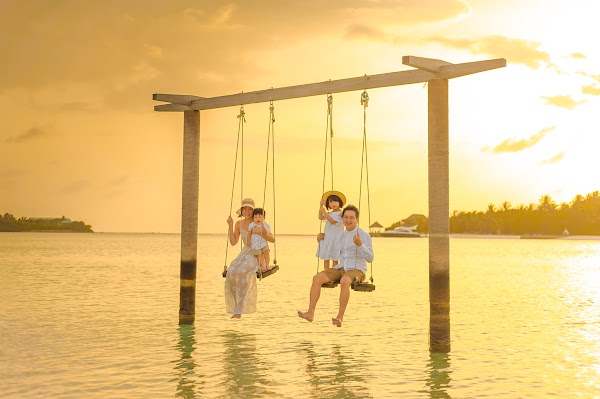 M & M Family Portrait at Anantara Resort and Spa Maldives, Anantara Resort and Spa Maldives, Kaafu Atoll, Maldives — frame 31