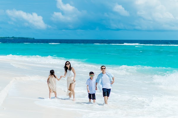 S & B Family Portrait at Dusit Thani Maldives, Dusit Thani Maldives, Baa Atoll, Maldives — frame 7