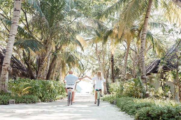 S & F Anniversary Portrait at Kanuhura, Kanuhura, Lhaviyani Atoll, Maldives — frame 10