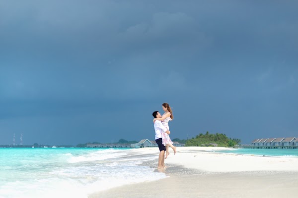 J & H Honeymoon Portrait at Kuramathi Maldives, Kuramathi Maldives, Alifu Alifu Atoll, Maldives — frame 7