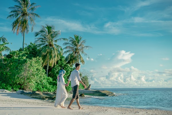 N & R Family Portrait at Finolhu Baa Atoll Maldives, Finolhu Baa Atoll Maldives, Baa Atoll, Maldives — frame 17