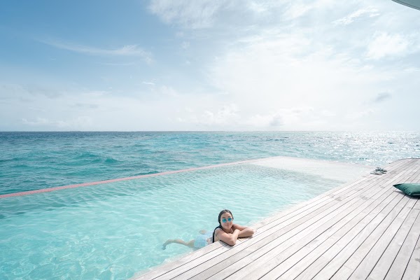 A & M Family Portrait at Jumeirah Maldives Olhahali Island — frame 8