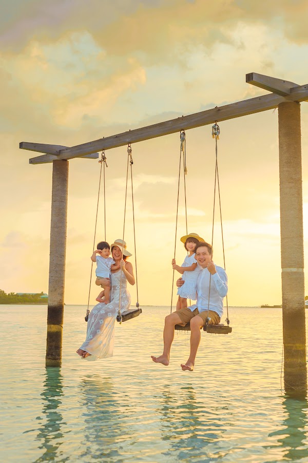 M & M Family Portrait at Anantara Resort and Spa Maldives, Anantara Resort and Spa Maldives, Kaafu Atoll, Maldives — frame 49