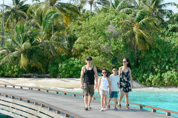 S & B Family Portrait at Dusit Thani Maldives, Dusit Thani Maldives, Baa Atoll, Maldives — frame 21