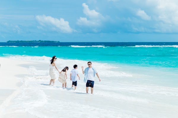 S & B Family Portrait at Dusit Thani Maldives, Dusit Thani Maldives, Baa Atoll, Maldives — frame 6
