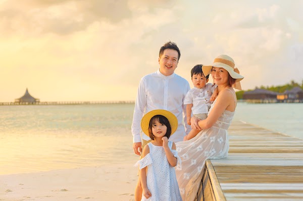M & M Family Portrait at Anantara Resort and Spa Maldives — Anantara Resort and Spa Maldives, Kaafu Atoll, Maldives — frame 4