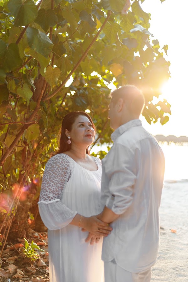N & J Maternity Portrait at Vakkaru Maldives — frame 6