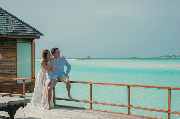 M & M Family Portrait at Anantara Resort and Spa Maldives — Anantara Resort and Spa Maldives, Kaafu Atoll, Maldives — frame 3