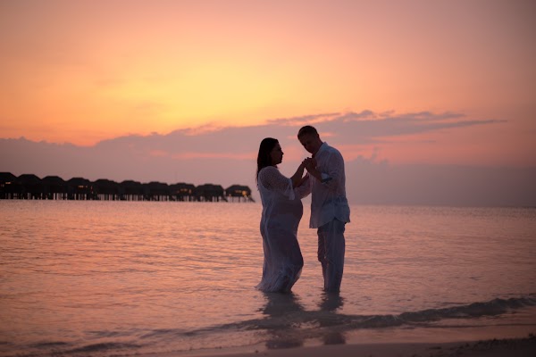 N & J Maternity Portrait at Vakkaru Maldives, Vakkaru Maldives, Baa Atoll, Maldives — frame 36