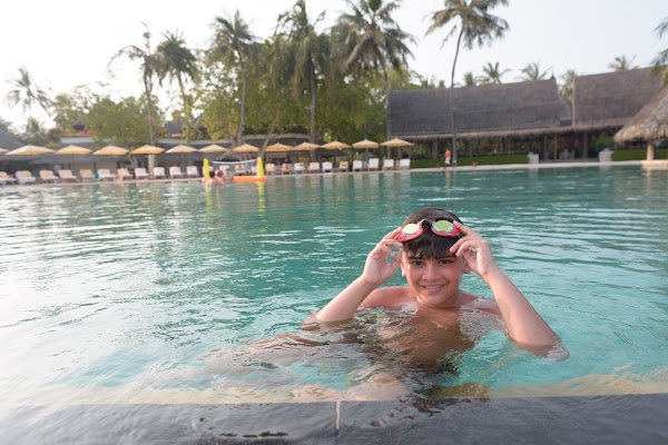 B & P Family Portrait at Four Seasons Resort Maldives at Kuda Huraa — frame 7