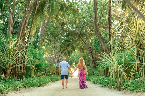 S & F Anniversary Portrait at Kanuhura, Kanuhura, Lhaviyani Atoll, Maldives — frame 39