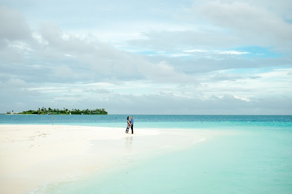 J & L Honeymoon Portrait at Conrad Maldives Rangali Island — frame 3