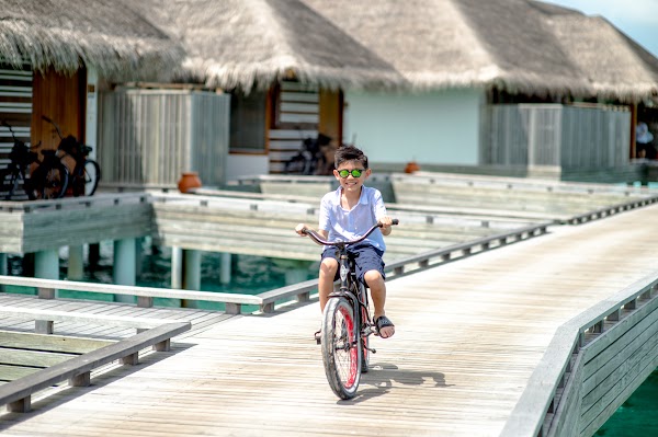 Maldives family photography — frame 3