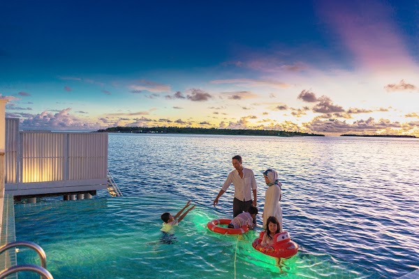 N & R Family Portrait at Finolhu Baa Atoll Maldives — frame 7