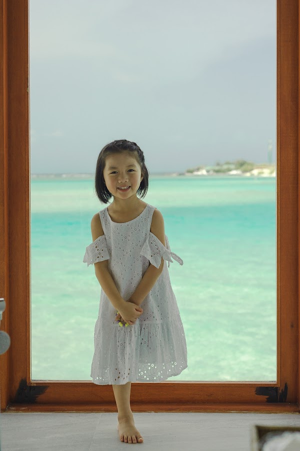 M & M Family Portrait at Anantara Resort and Spa Maldives — frame 4