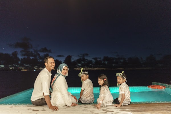 N & R Family Portrait at Finolhu Baa Atoll Maldives, Finolhu Baa Atoll Maldives, Baa Atoll, Maldives — frame 39