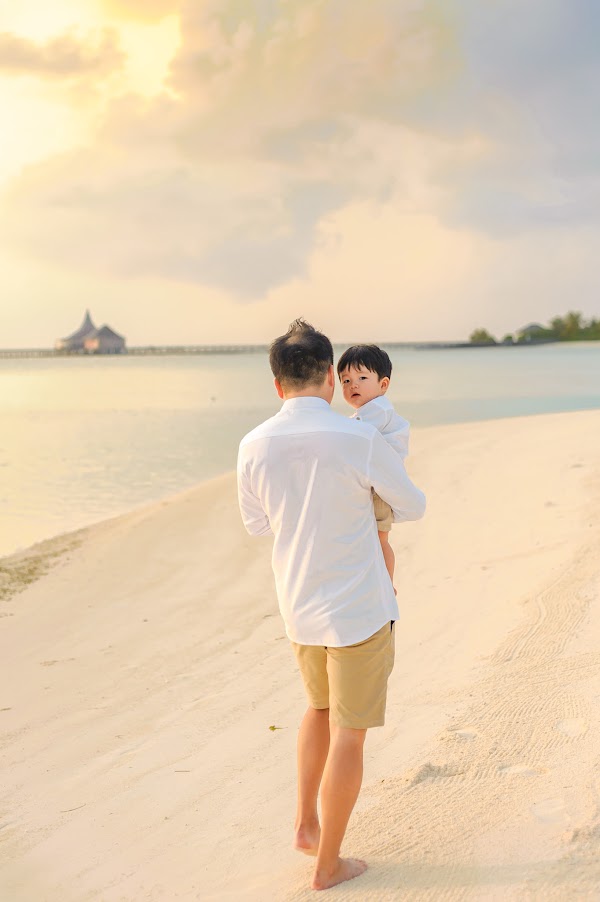 M & M Family Portrait at Anantara Resort and Spa Maldives, Anantara Resort and Spa Maldives, Kaafu Atoll, Maldives — frame 44