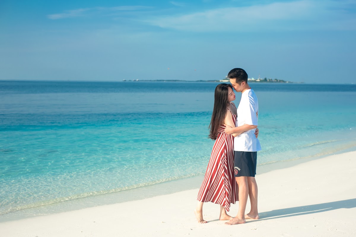 J & W Proposal Proposal at Cocoa Island — frame 3